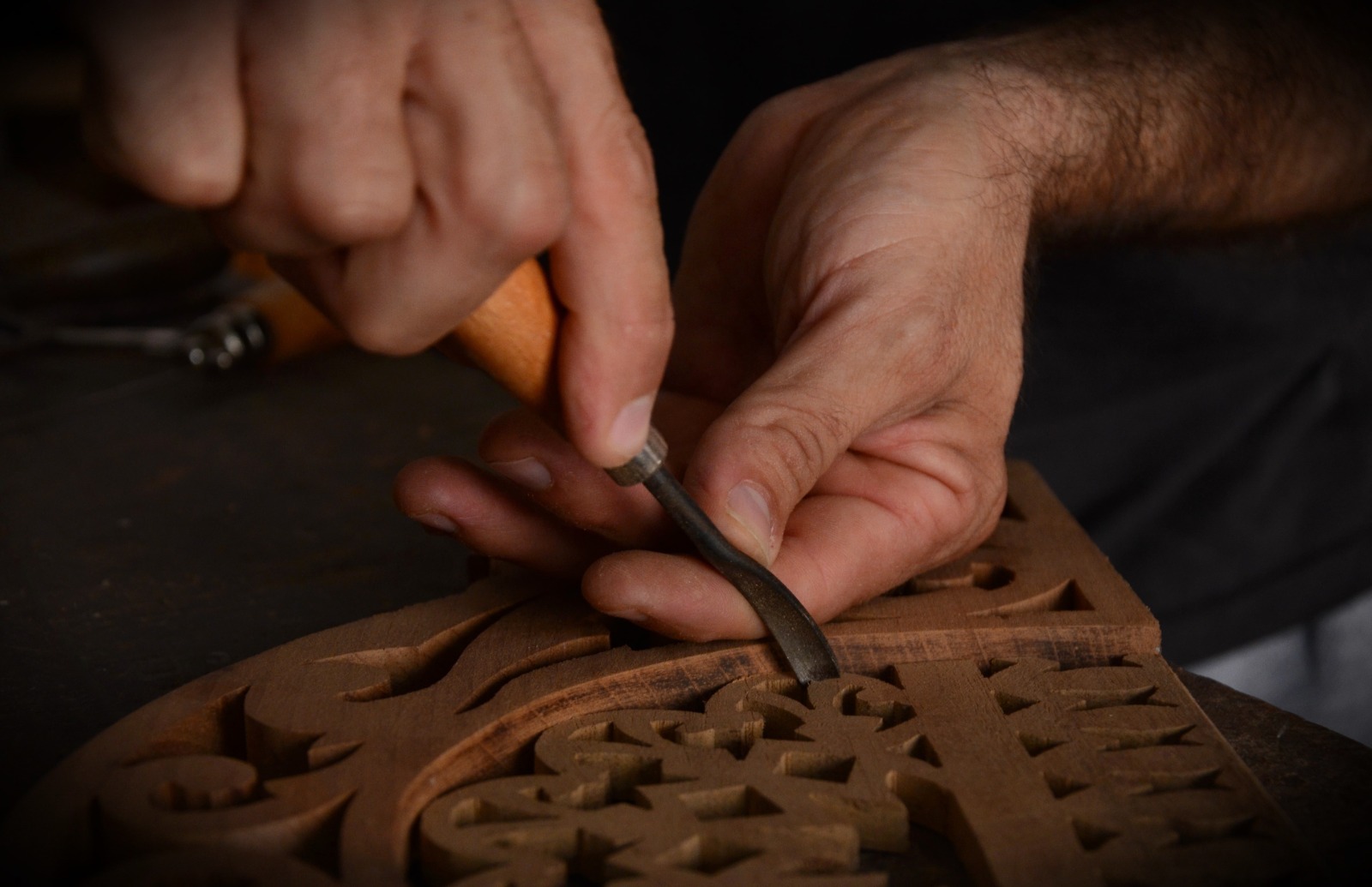 Reciclador de madera, artesano de corazón